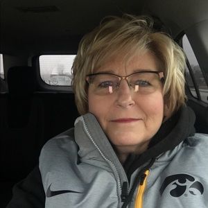 Meet your Posher, Christine